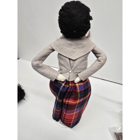 Vintage Byers Choice Ice Skater Numbered 53/100 & Signed  **READ DESCRIPTION - Picture 7 of 9